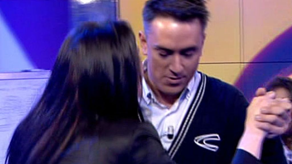 Yola Berrocal y Kiko Hernández bailan juntos un vals
