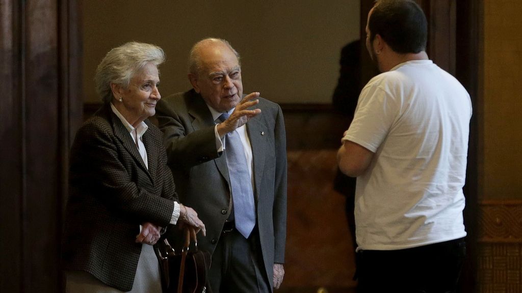 Marta Ferrusola se niega a declarar ante la comisión de investigación del Parlament
