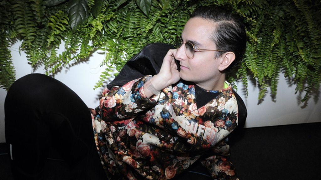 Josie, fan de los helechos, se lo pasó bomba en el stand de Mercedes en el Cibelespacio