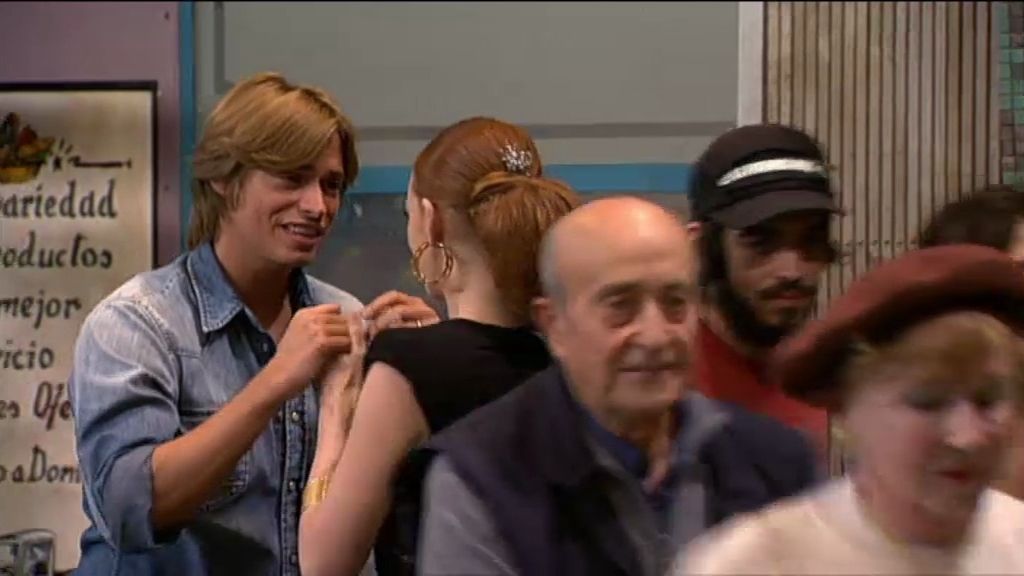 Le pide a Lorena que se vaya con él a cantar a Miami