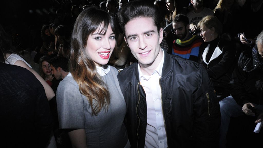 Blanca Suárez posó en el front row junto a Pelayo Díaz, nuevamente diseñador de los bolsos de la colección "Missing"