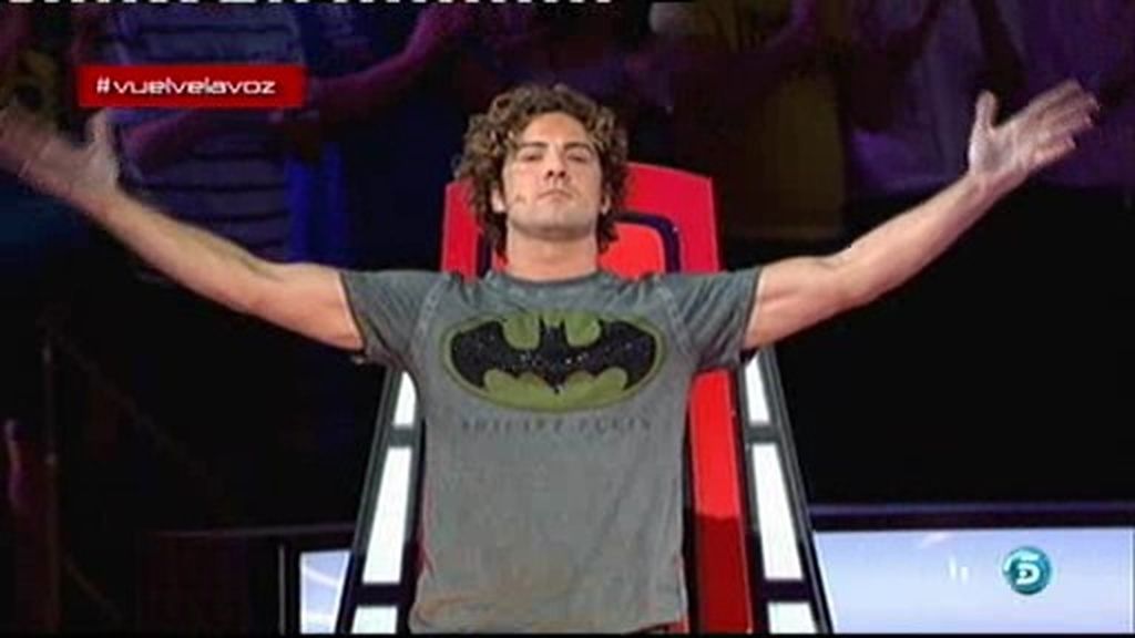 La comentadísima camiseta de Bisbal con el emblema de 'Batman'
