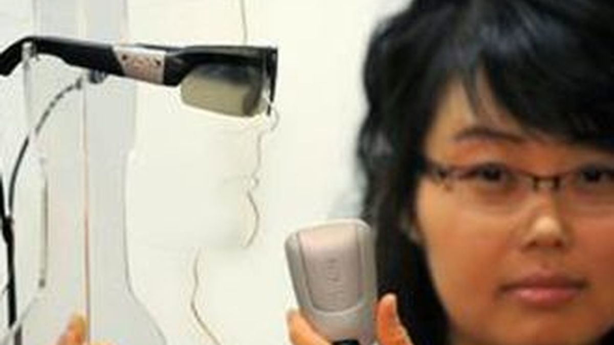 El aparato diseñado por científicos australianos que permitirá paliar la ceguera en pacientes con retinosis pigmentaria.