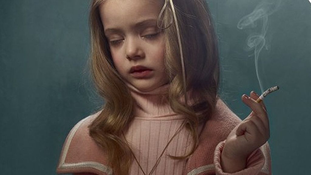 La fotógrafa belga Frieke Janssens impacta pero no acierta
