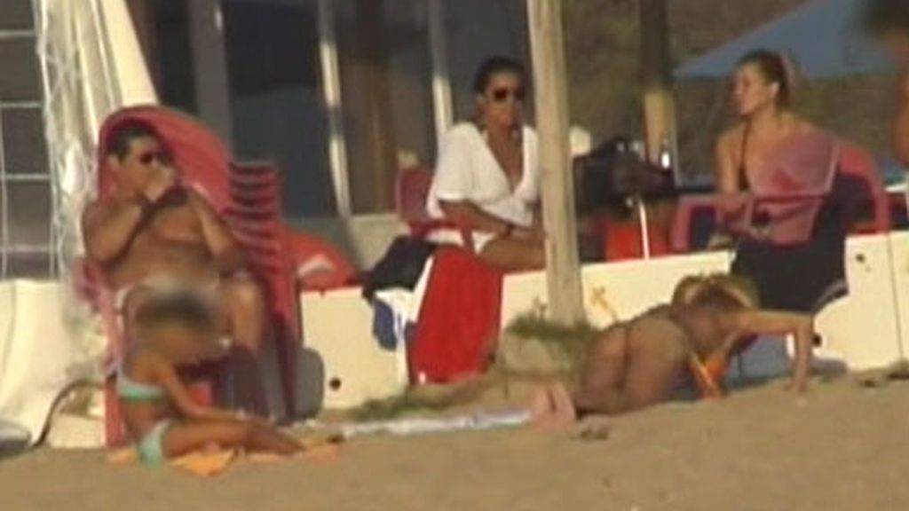 Ivonne Reyes enseña el pompis