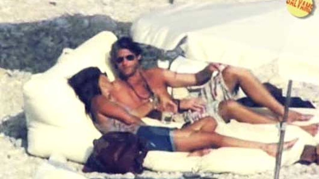 María José Suárez disfruta de su nuevo novio bajo el sol de Ibiza