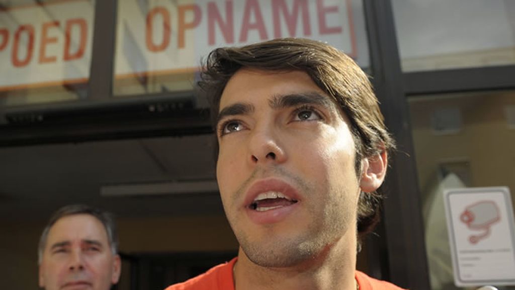 Kaká se tratará en Brasil