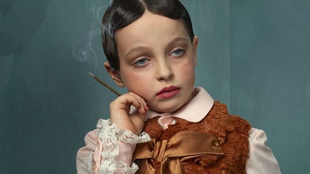 La fotógrafa Frieke Janssen impacta pero no acierta