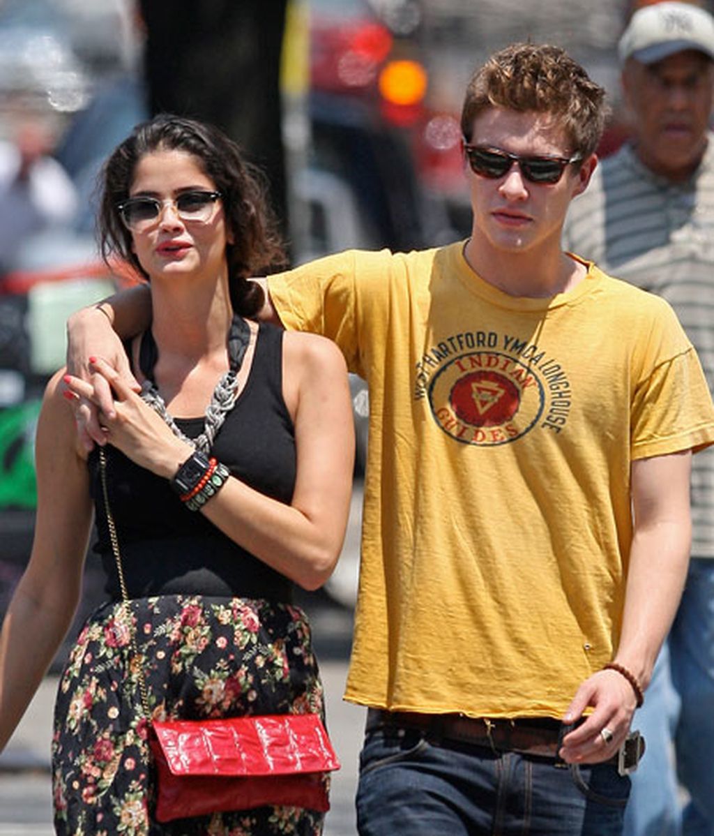 Xavier Samuel, con su novia