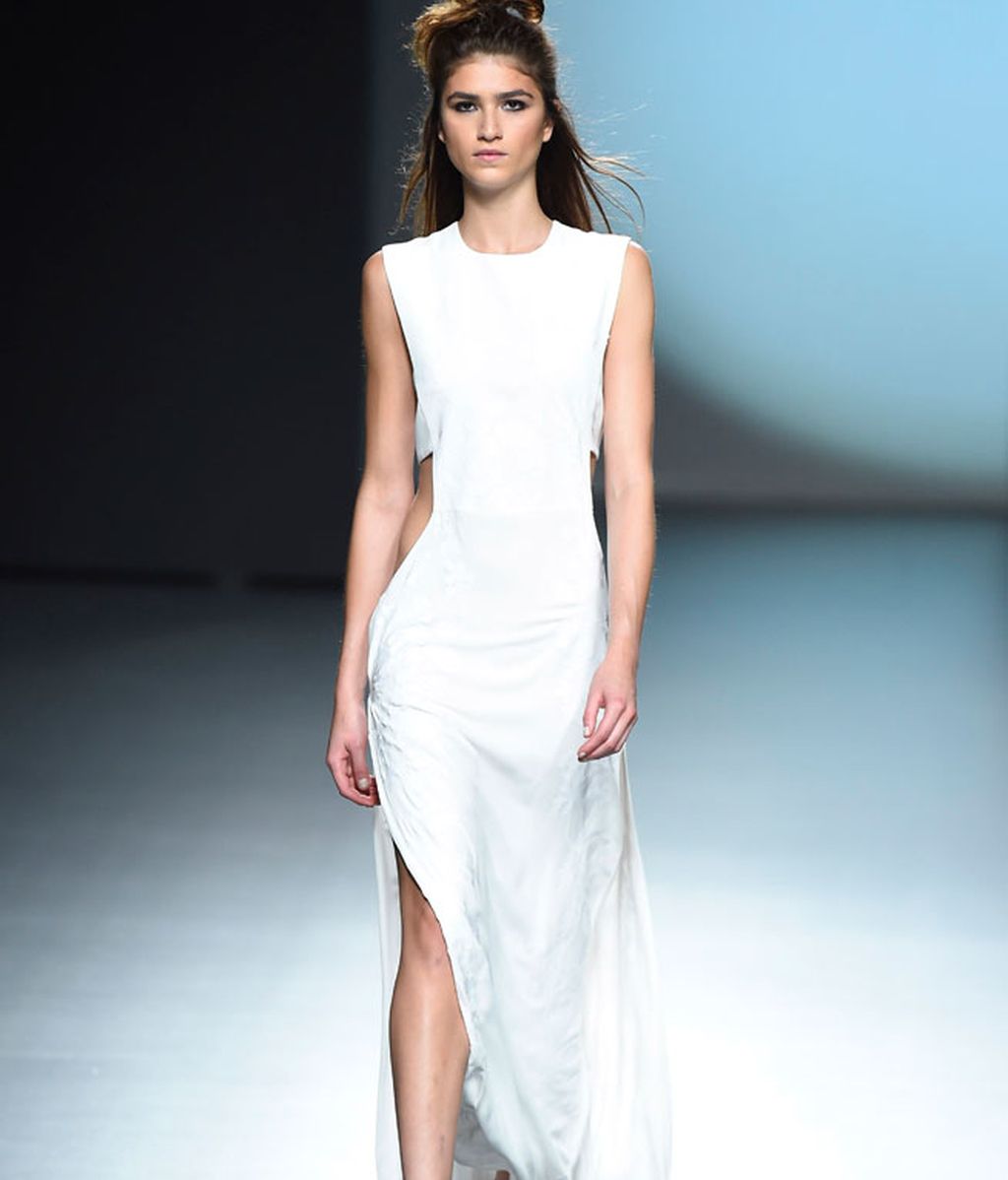 Líneas depuradas y costura artesanal