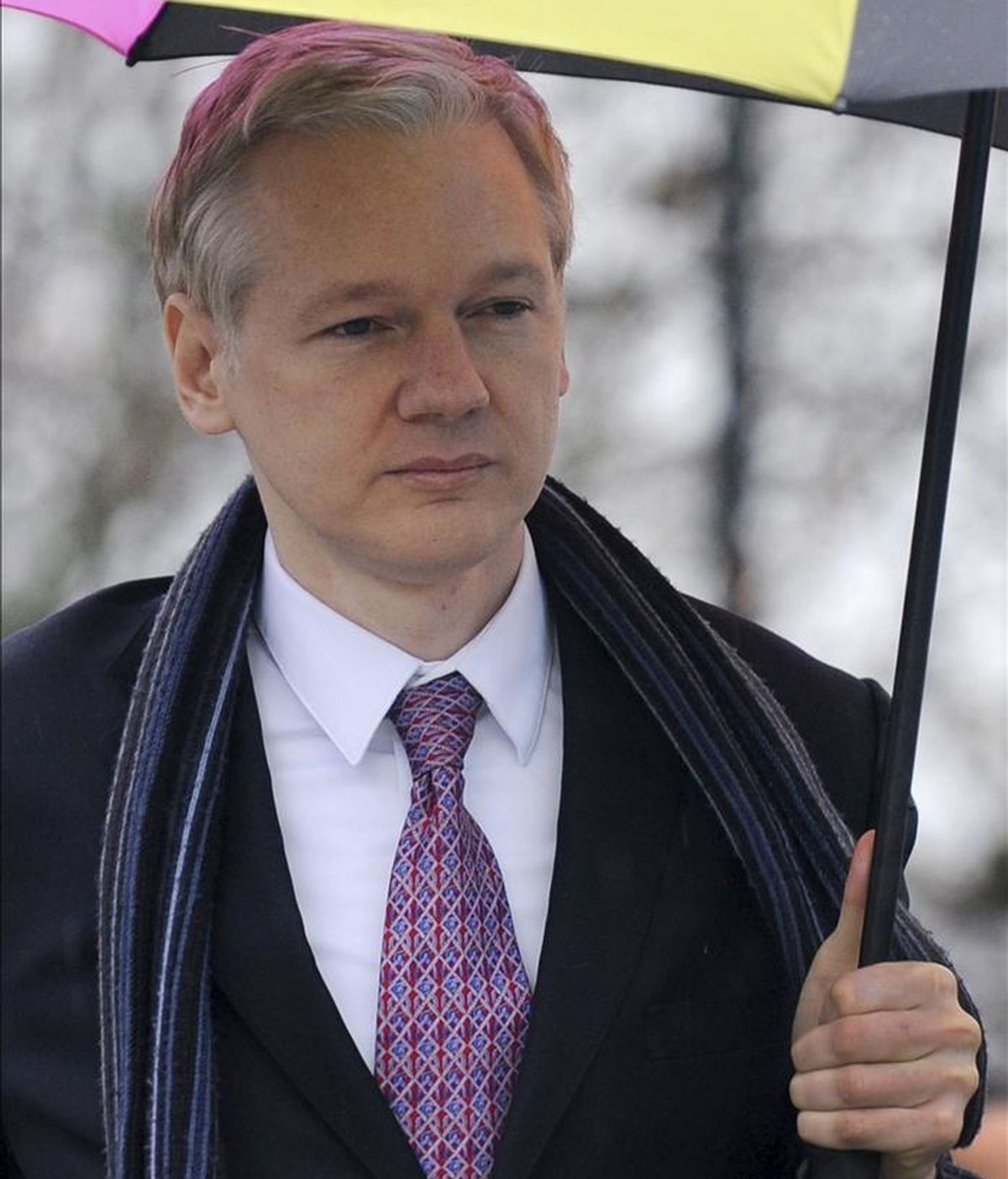 El fundador de Wikileaks, Julian Assange, llega al Belmarsh Magistrates Court para la tercera jornada de la vista judicial sobre su extradición a Suecia, en Londres, el pasado 11 de febrero. EFE/Archivo