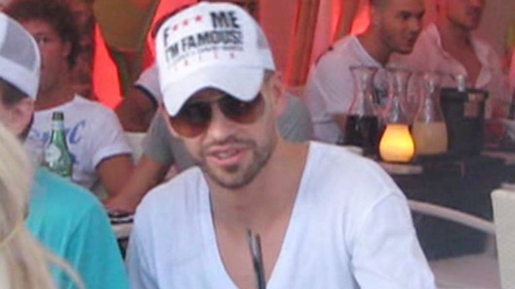 Piqué: Acuéstate conmigo, soy famoso