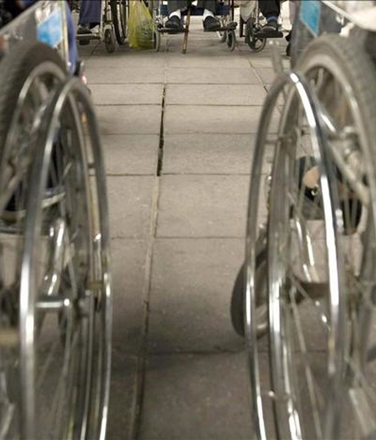 Varias personas en silla de ruedas. EFE/Archivo