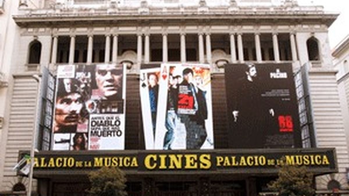En Madrid sólo quedan 20 salas de cine tradicionales frente a las quinientas de otros tiempos. FOTO: EFE