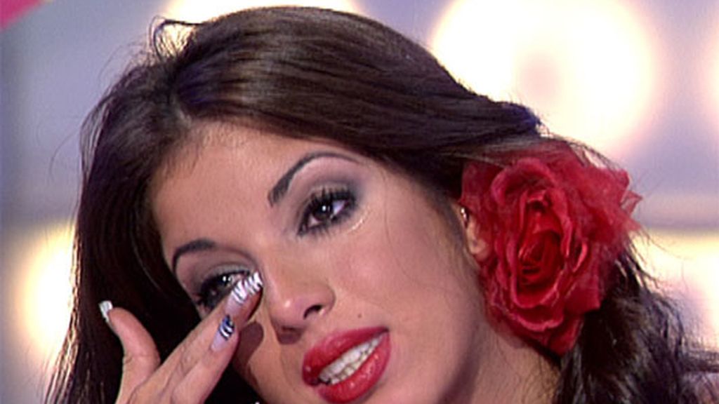 Oliver sorprende a Carmen