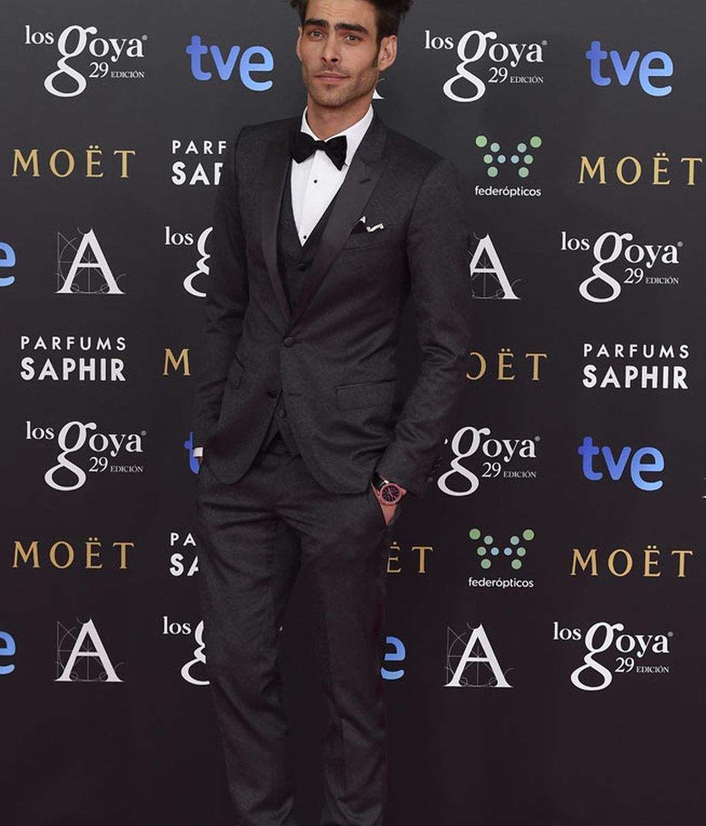 Jon Kortajarena en la alfombra de los Goya