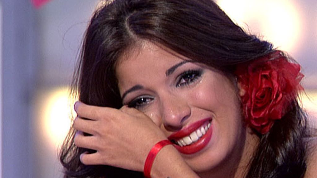 Oliver sorprende a Carmen