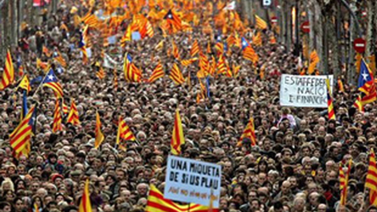 Manifestación contra la sentencia del Estatut, en Barcelona. Foto: EFE.