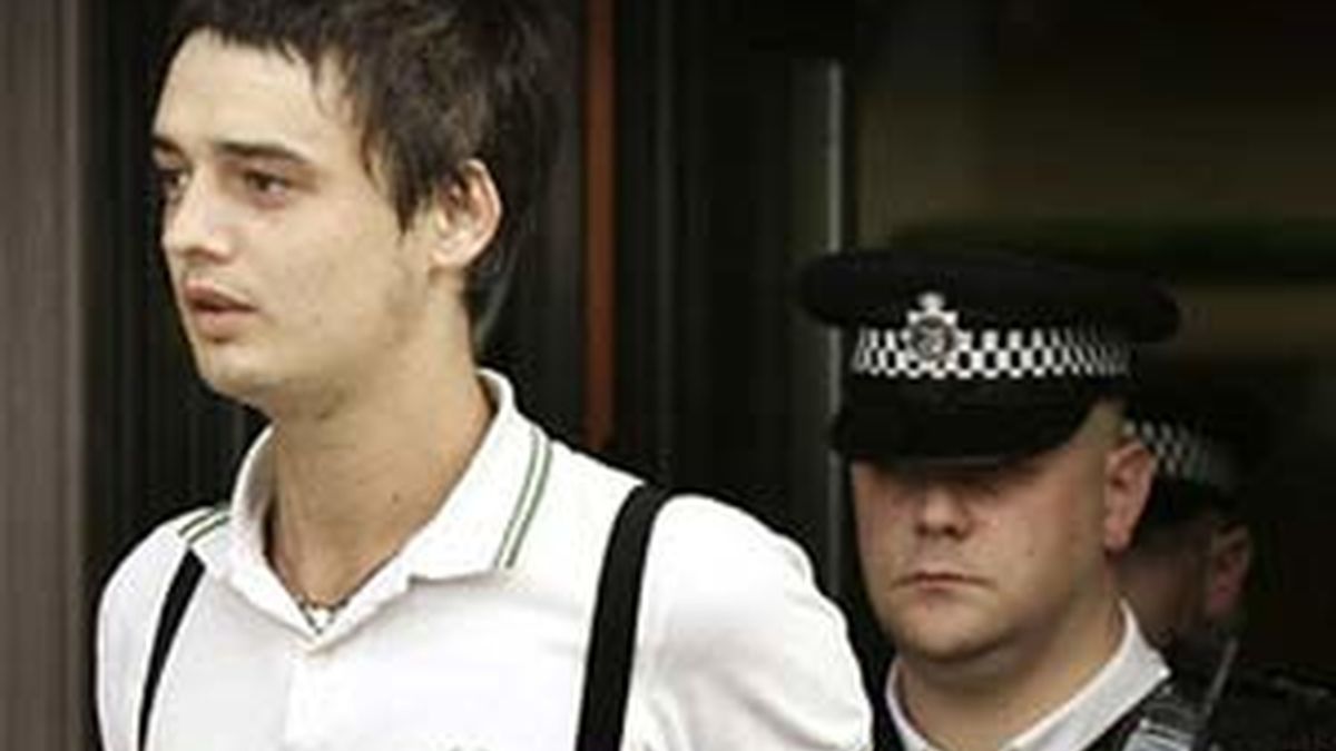 Pete Doherty ha sido arrestado e interrogado en relación con la muerte de Robin Whitehead.