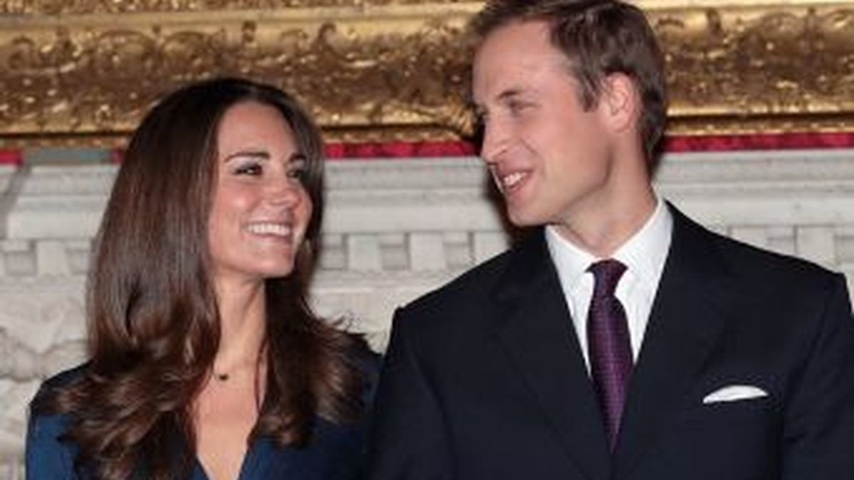 El príncipe y su prometida cuentan con la inestimable ayuda de un gabinete de cinco personas que organizará la boda. Foto archivo AP