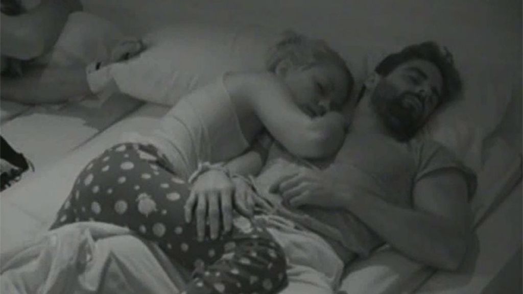 ¡Yolanda y Johnny duermen juntos!