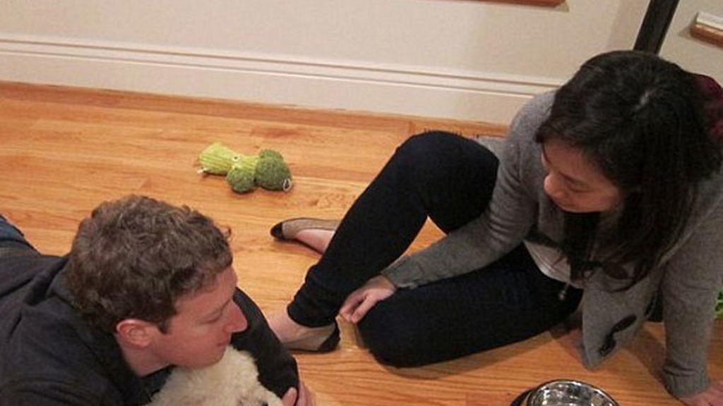 Zuckerberg, cazado en su propio Facebook