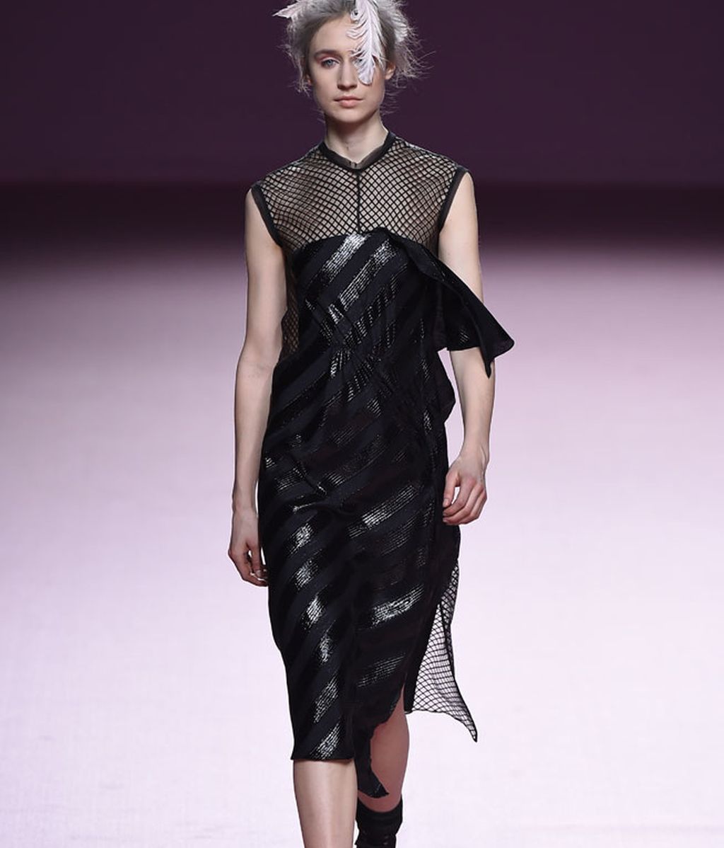 Rosa etéreo y negro intenso en Juan Vidal