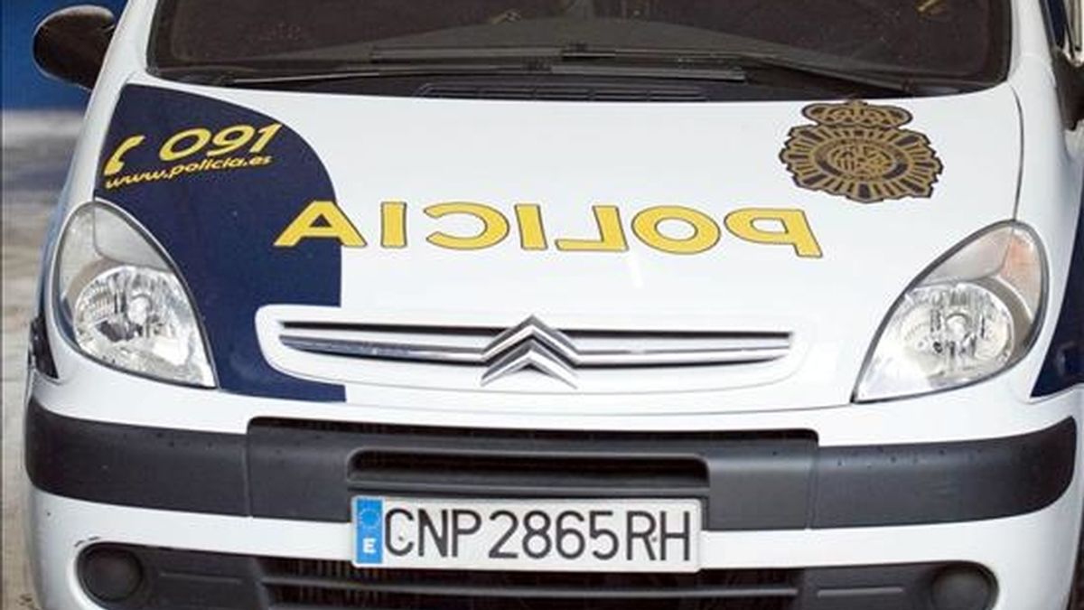 Un coche de la Policía Nacional durante un suceso. EFE/Archivo