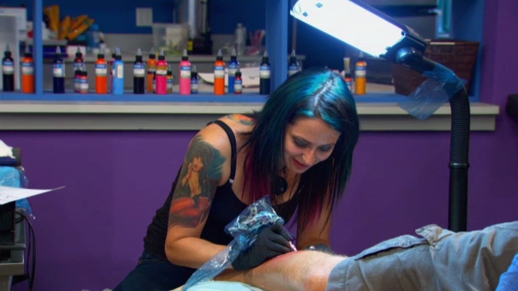 Los aspirantes de 'Best Ink' tatuan a parejas