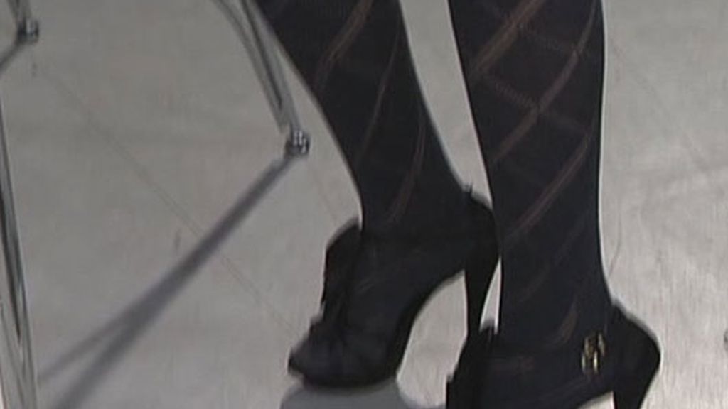 Adriana Abenia se va de rebajas...