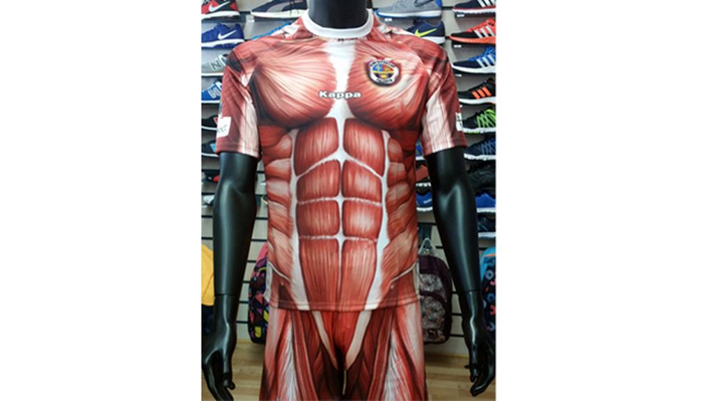 Las camisetas de fútbol más curiosas