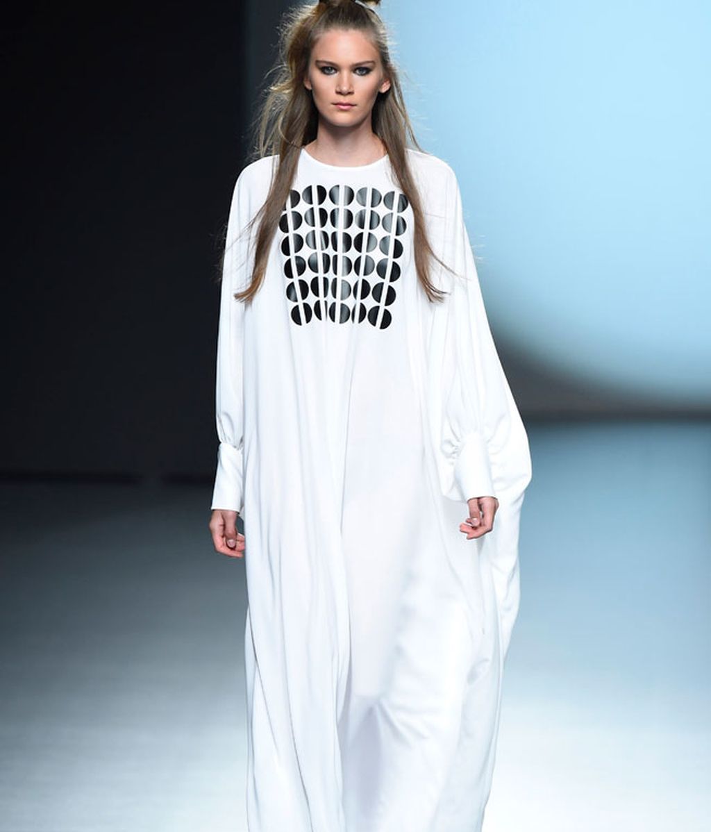 Líneas depuradas y costura artesanal