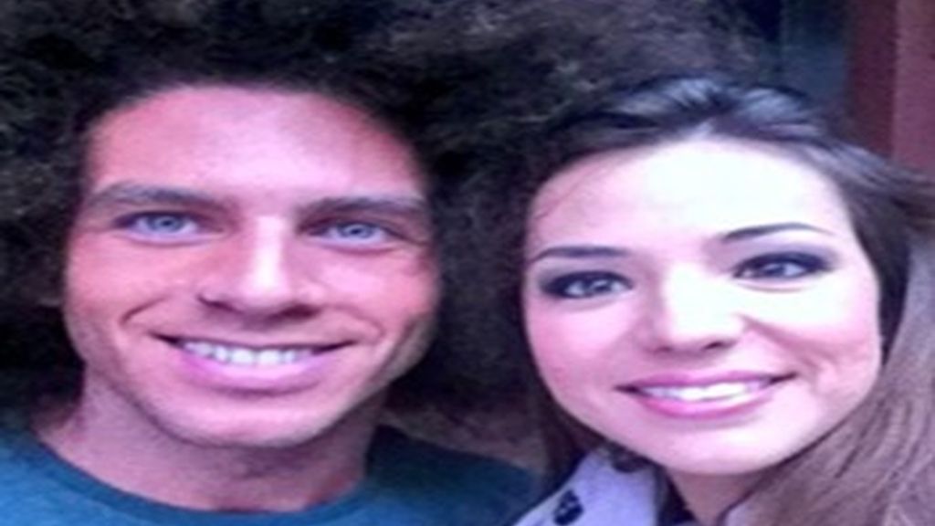 Las primeras fotos del amor muñeco fuera de GH