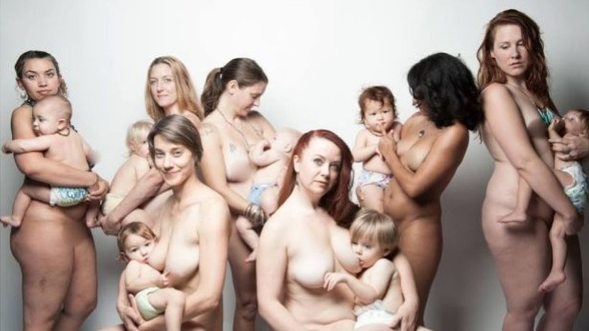 Facebook censura una fotografía que muestra a madres dando el pecho a sus hijos