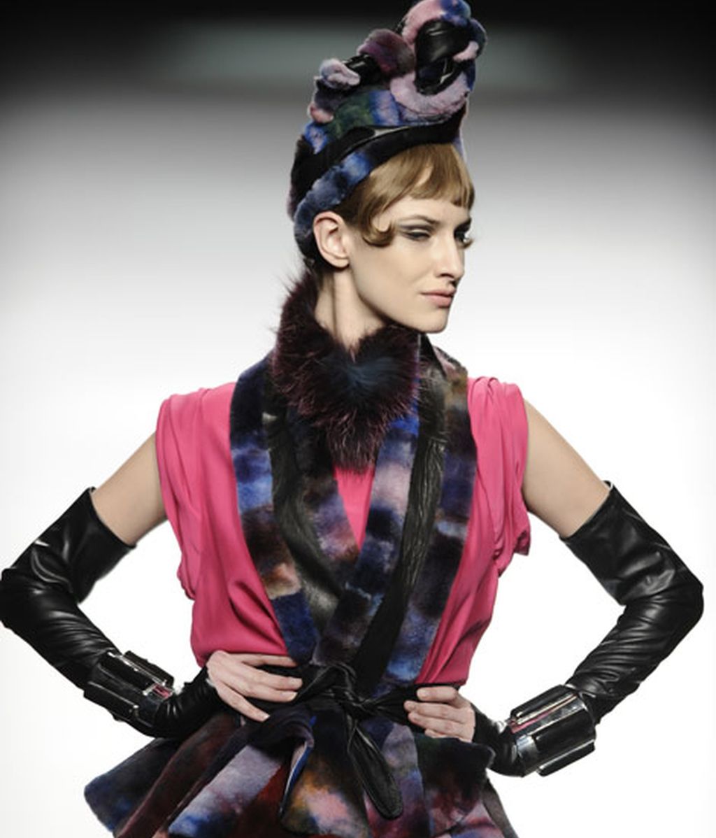 Estilo y glamour llenan la pasarela