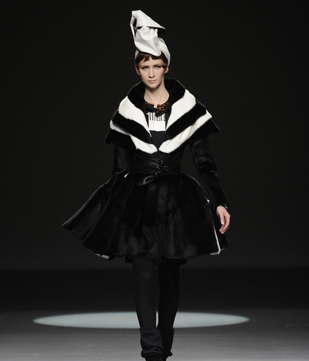 Estilo y glamour llenan la pasarela