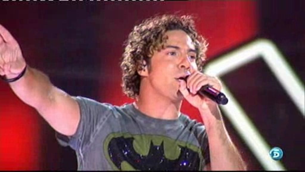 La comentadísima camiseta de Bisbal con el emblema de 'Batman'