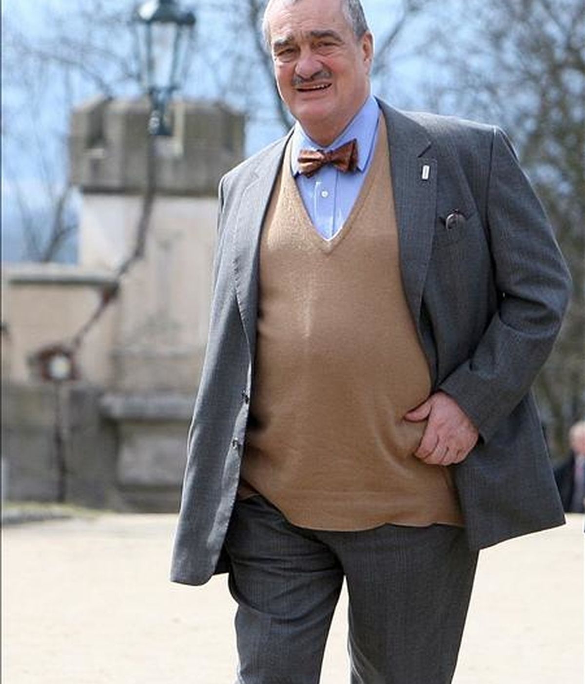 El ministro checo de Exteriores, Karel Schwarzenberg, hoy en la ciudad checa de Hluboka. EFE