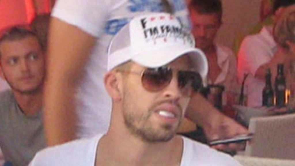 Piqué: Acuéstate conmigo, soy famoso