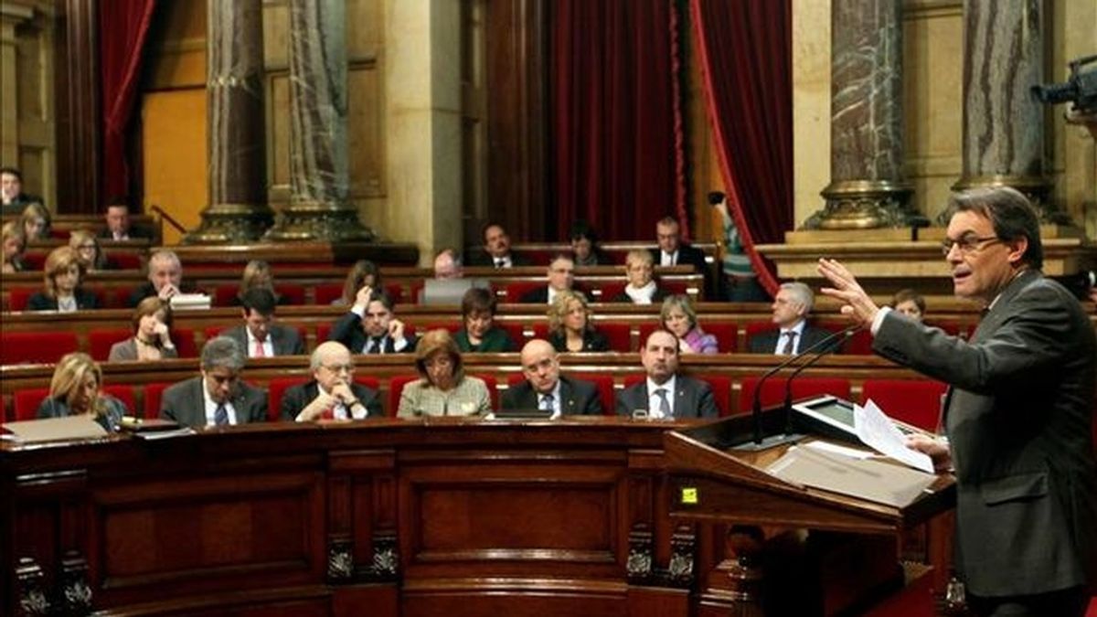 El Parlamento de Cataluña debate la resolución soberanista