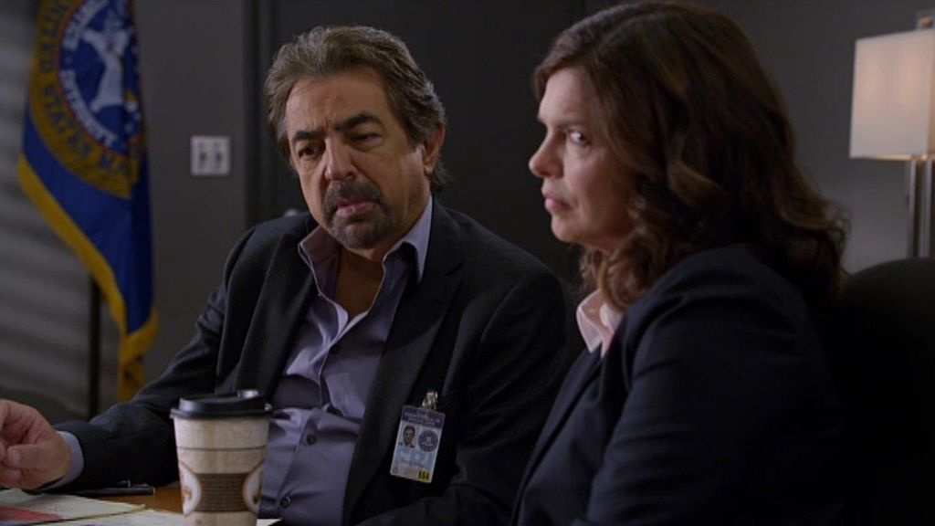 Tenemos lingüista nueva en la oficina