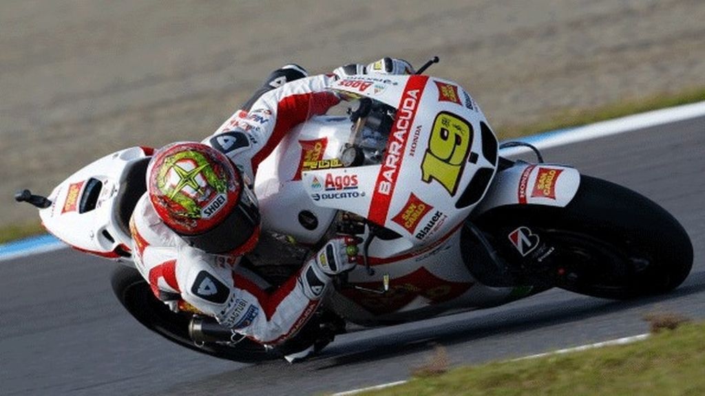 Álvaro Bautista, durante los libres de Motegi