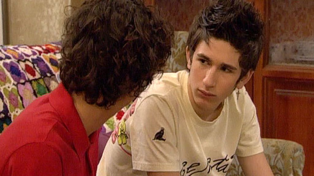 Jonathan, un 'pringao' con gafas