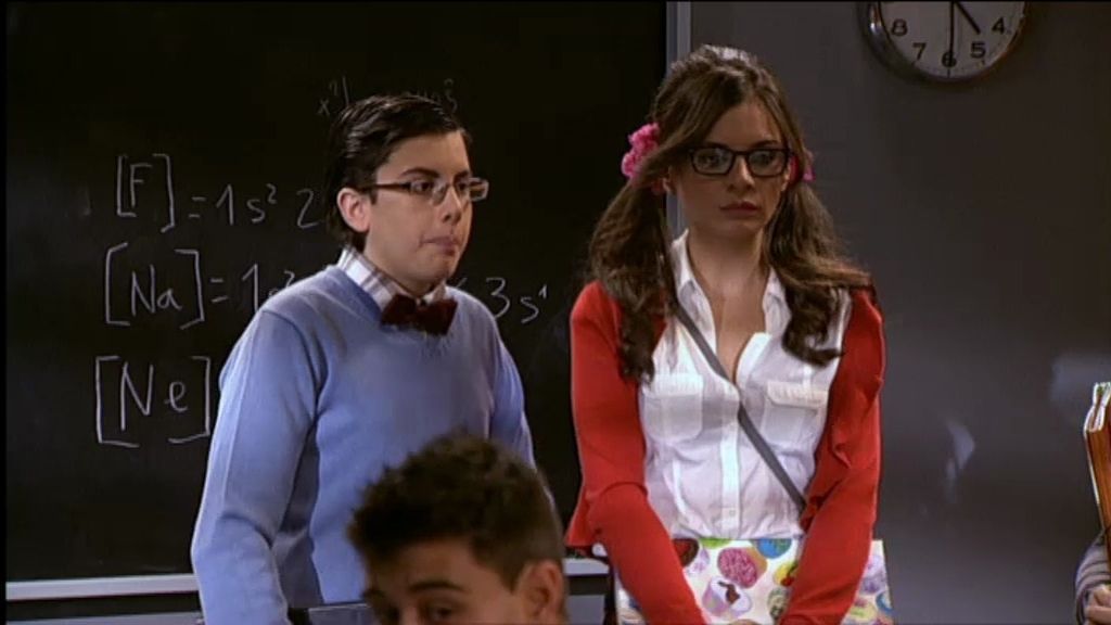 Tienen que convencer a su profesor de que son heterosexuales