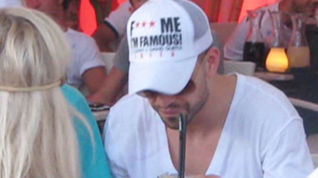 Piqué: Acuéstate conmigo, soy famoso