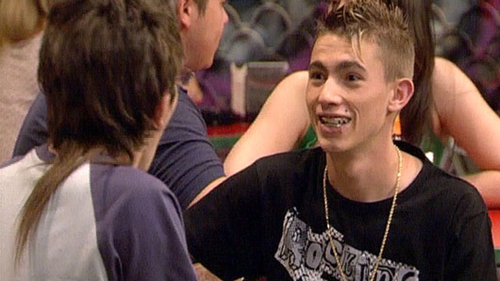 Jonathan, un 'pringao' con gafas