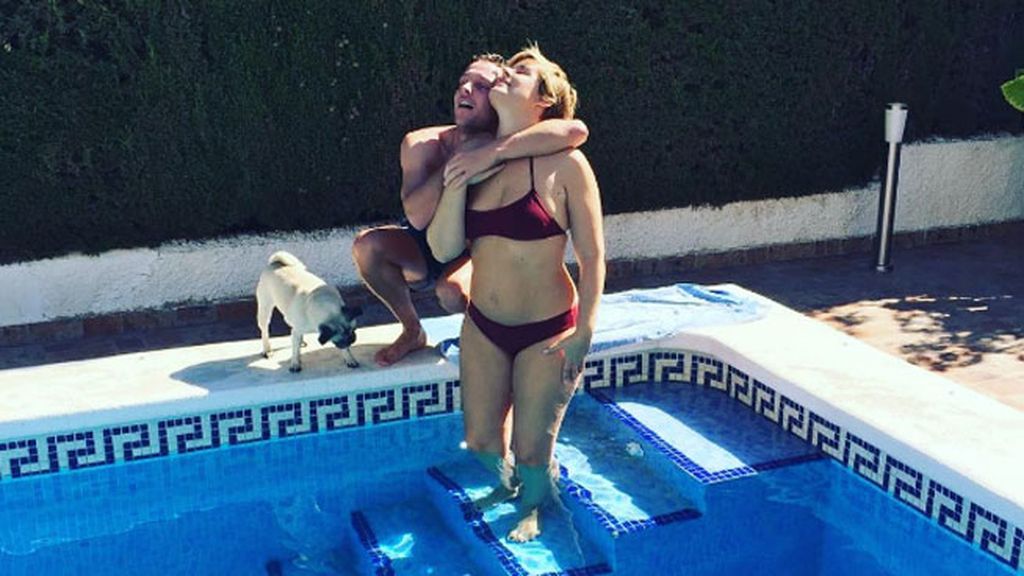 Tania muy orgullosa de sus curvas y de su talla 44