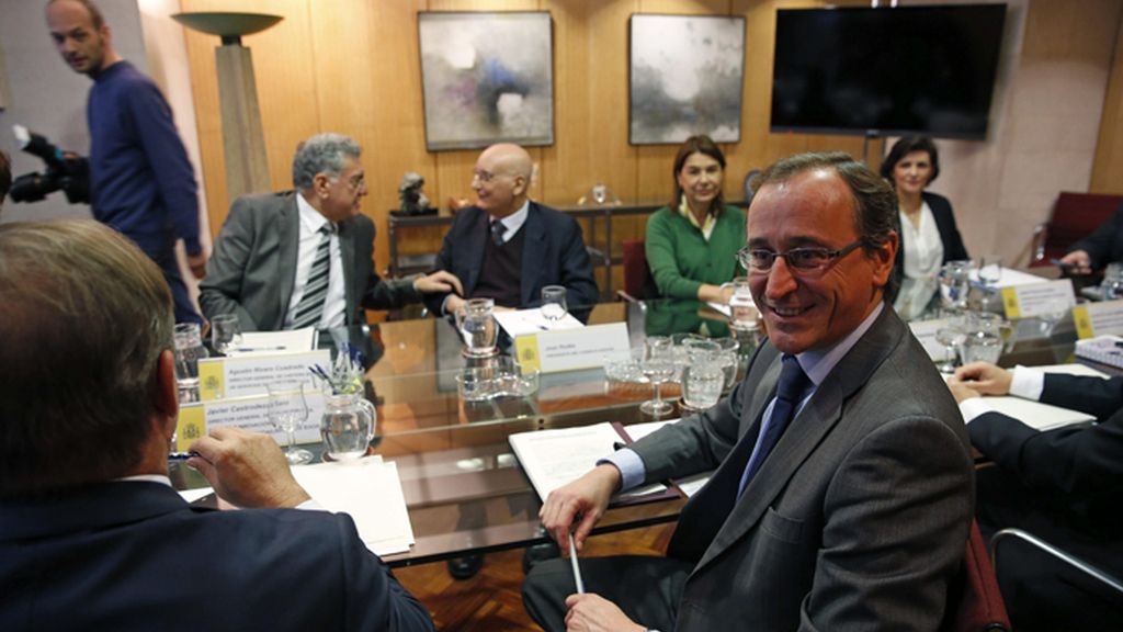 Alfonso Alonso preside la reunión del Plan estratégico Nacional para el Abordaje de la Hepatitis C