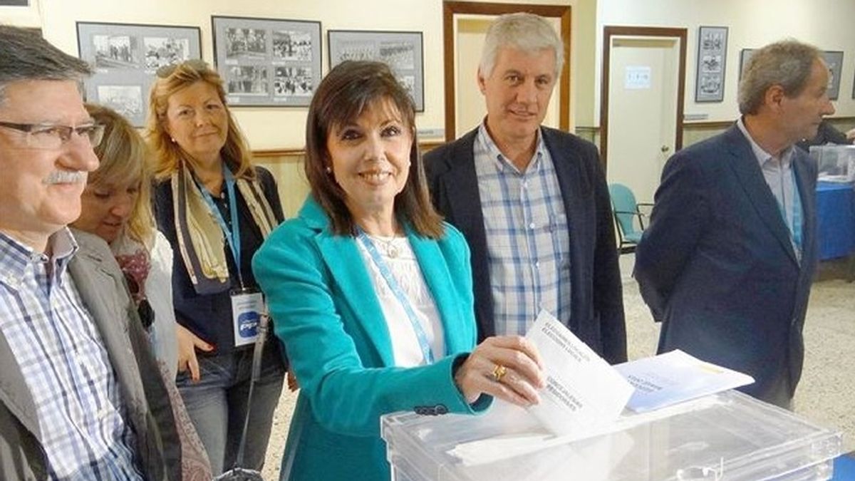La candidata del PP en Lleida vota dos veces por "error de la mesa"