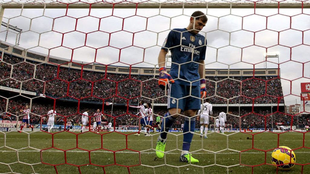 El Atlético arrasa en el derbi madrileño